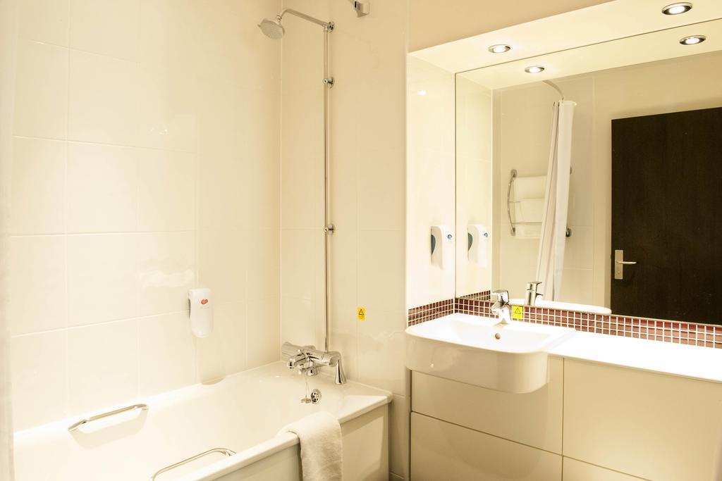 Premier Inn London Greenford ห้อง รูปภาพ