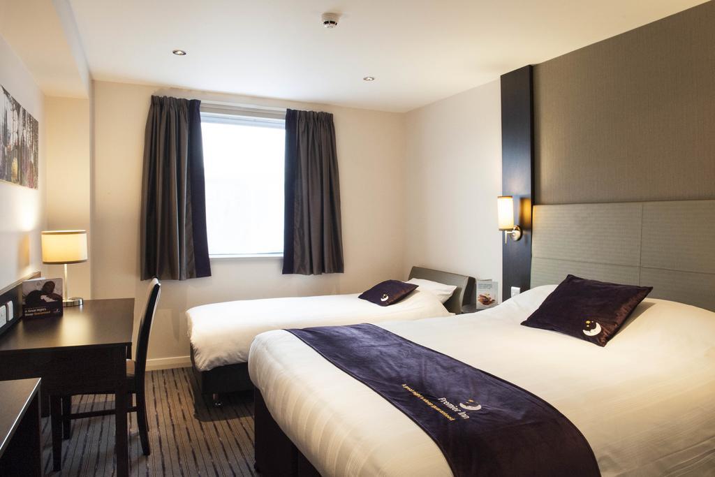 Premier Inn London Greenford ห้อง รูปภาพ