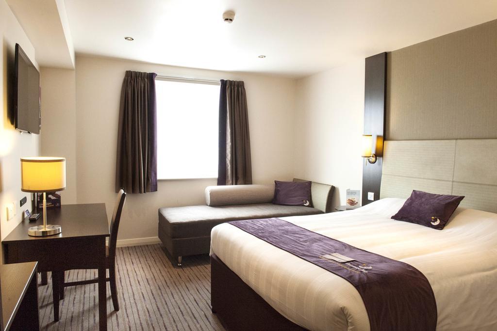 Premier Inn London Greenford ห้อง รูปภาพ