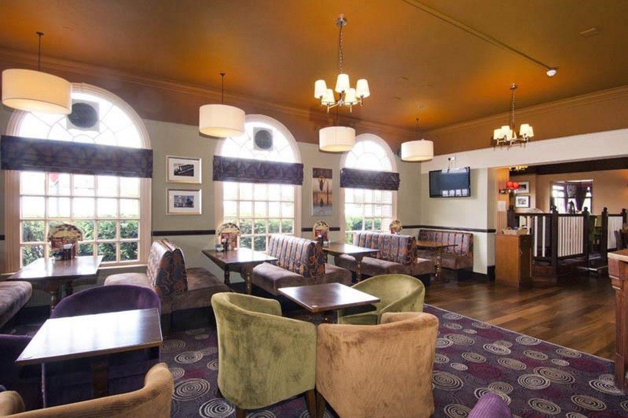 Premier Inn London Greenford ภายนอก รูปภาพ