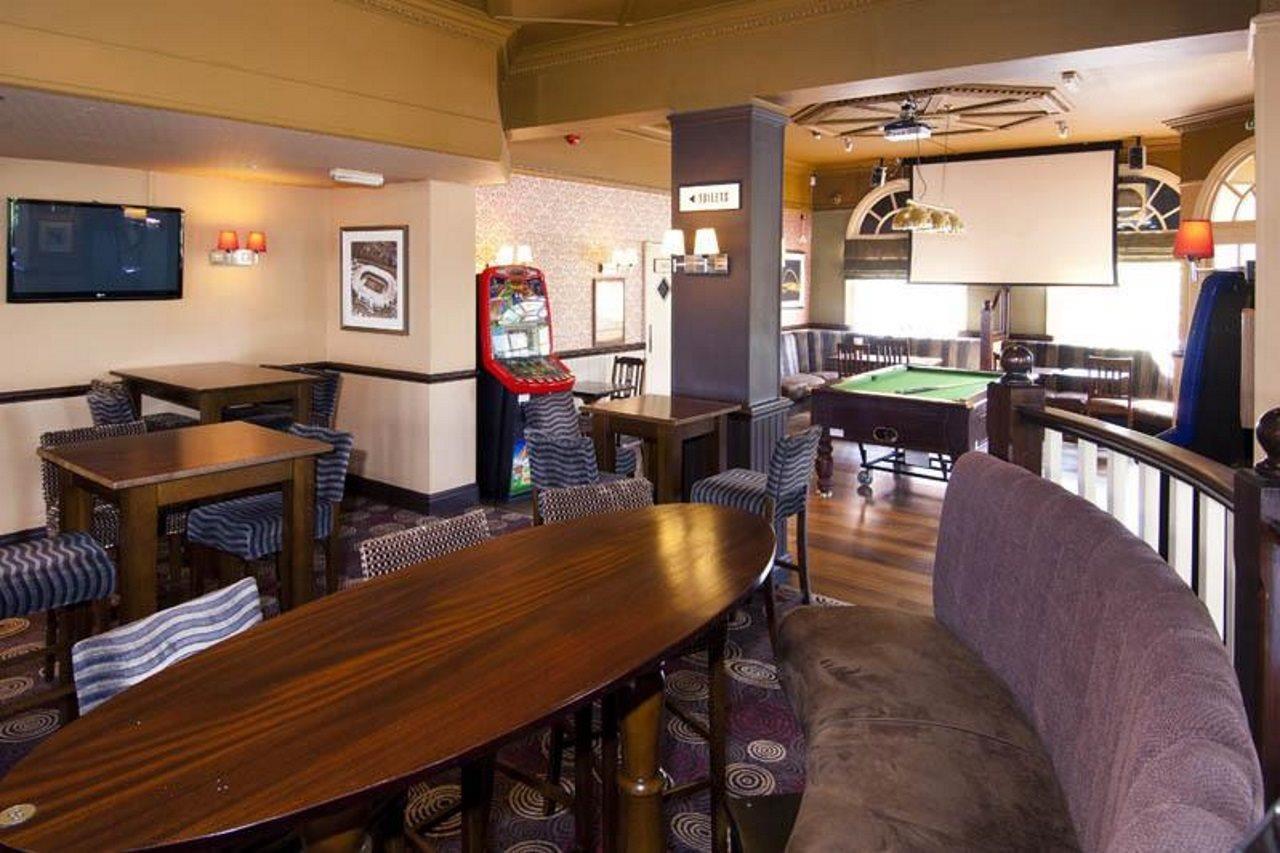 Premier Inn London Greenford ภายนอก รูปภาพ