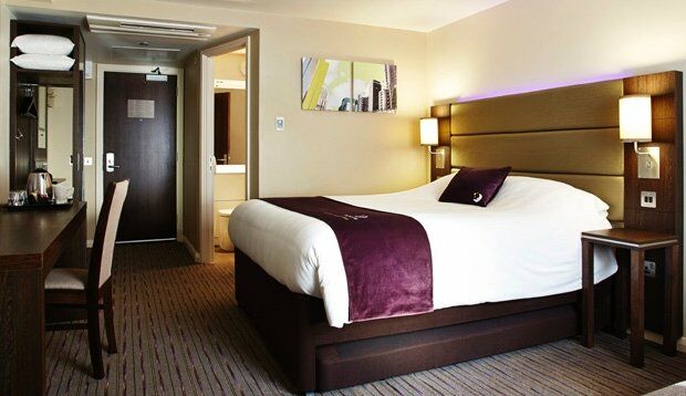 Premier Inn London Greenford ภายนอก รูปภาพ