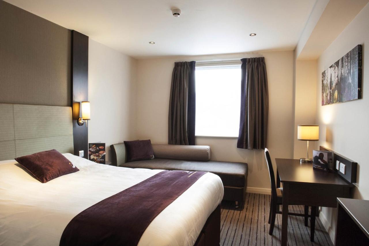 Premier Inn London Greenford ภายนอก รูปภาพ